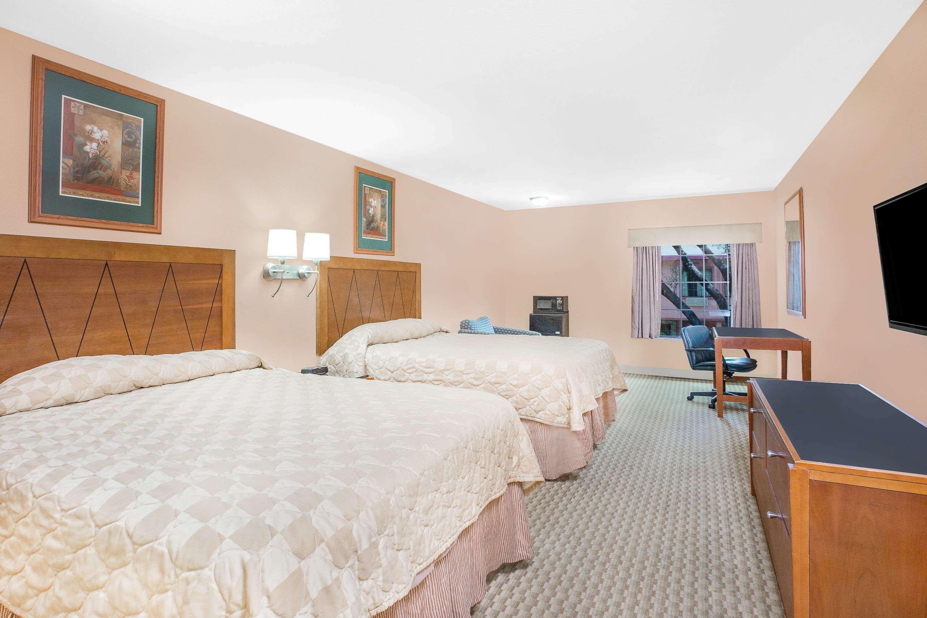 Motel Super 8 By Wyndham San Angelo Extérieur photo