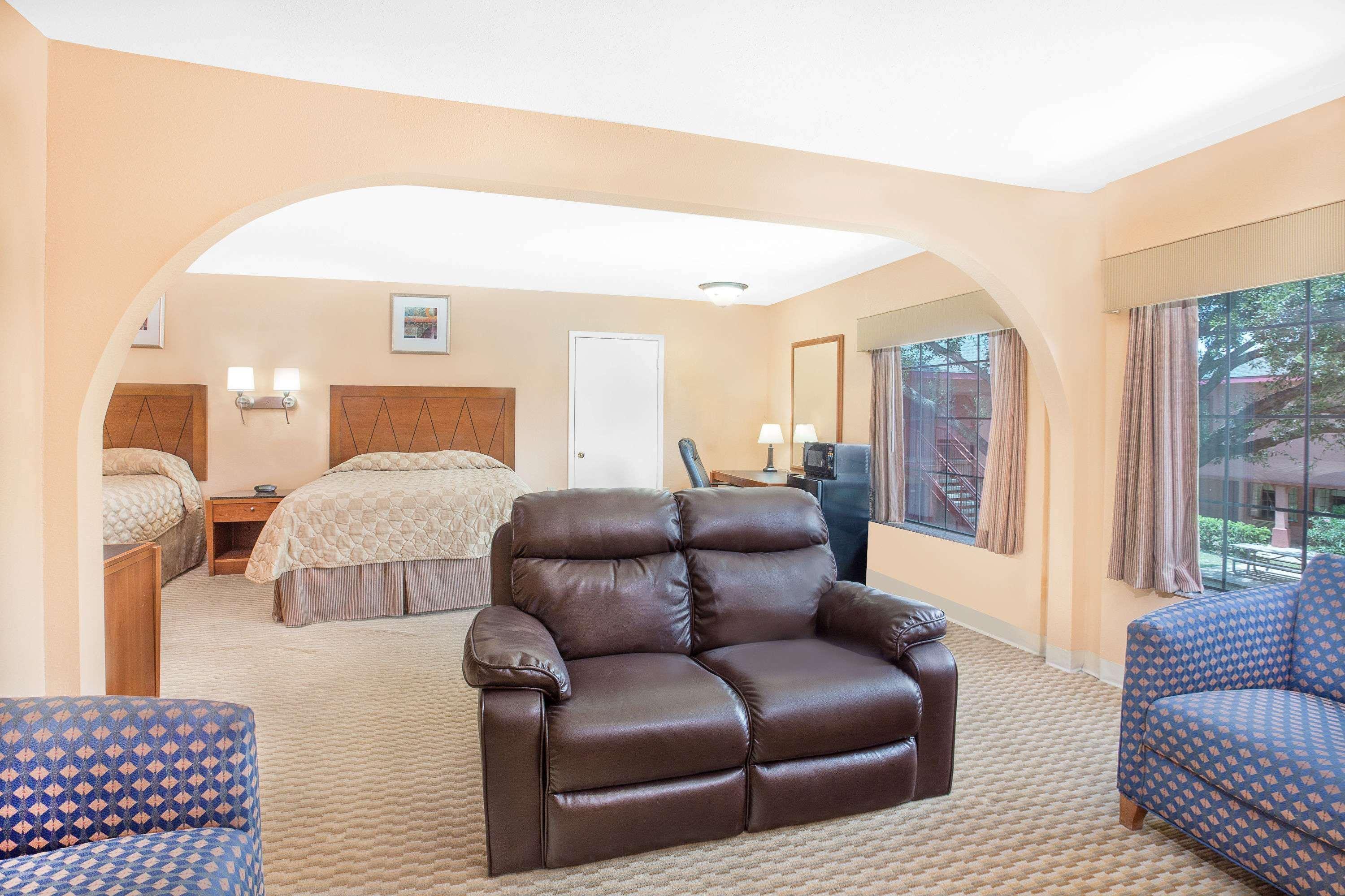 Motel Super 8 By Wyndham San Angelo Extérieur photo